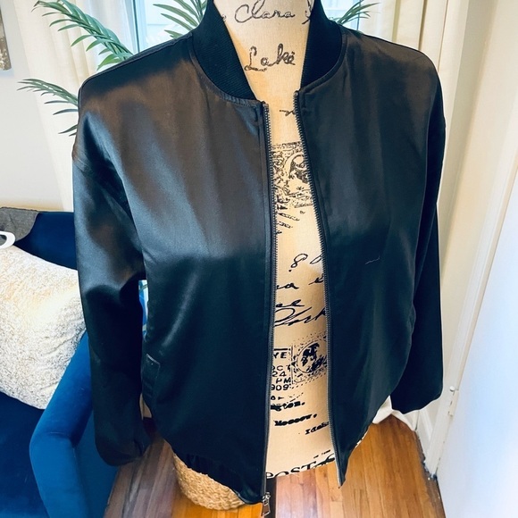 NEW Women’s Satin Black Bomber Jacket NWT - Picture 7 of 11